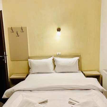 Hotel de apartamente Marina Srl *